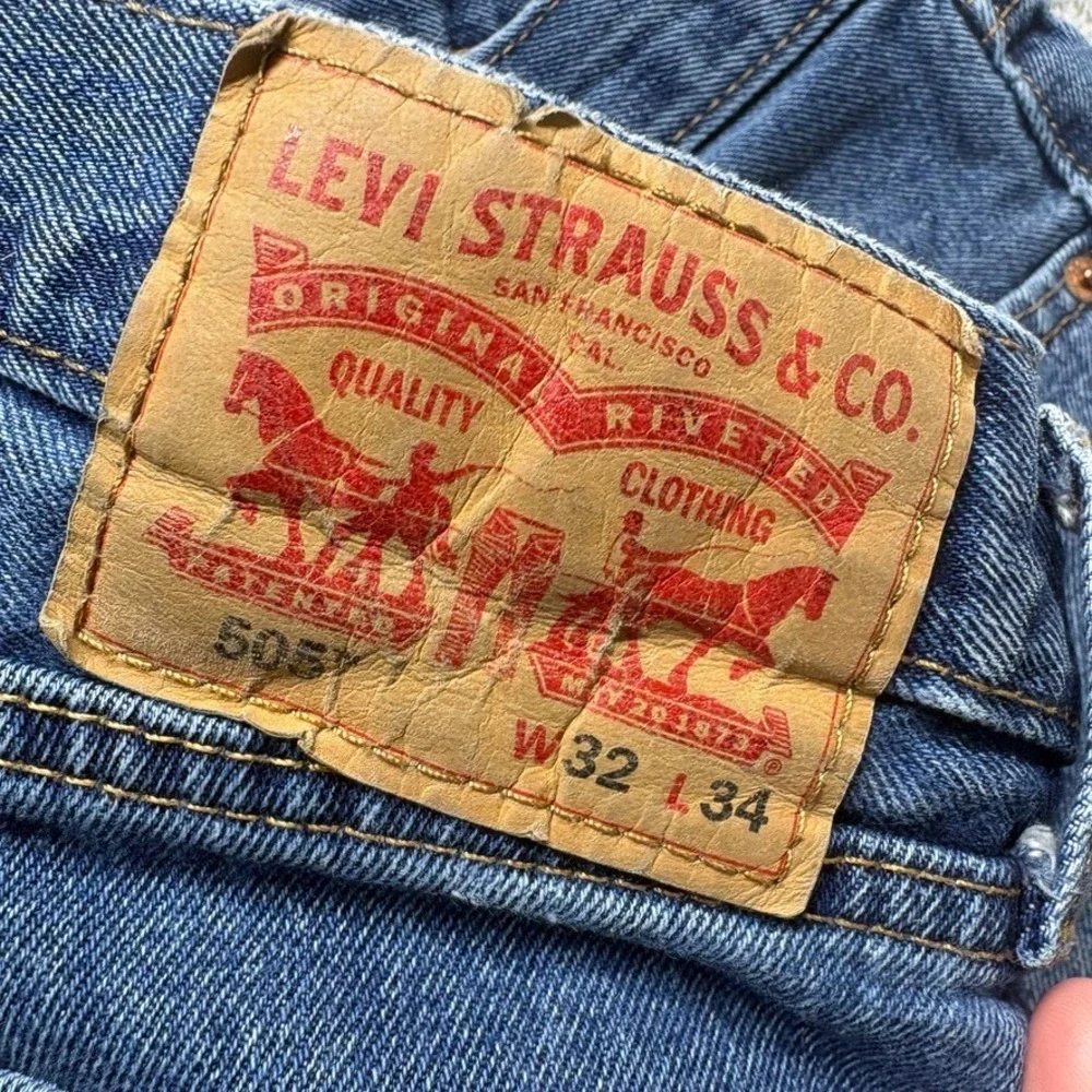 Levis 505 Jeans Mens 32X34 Blue Regular Straight Mid Rise Medium‎ Wash Denim